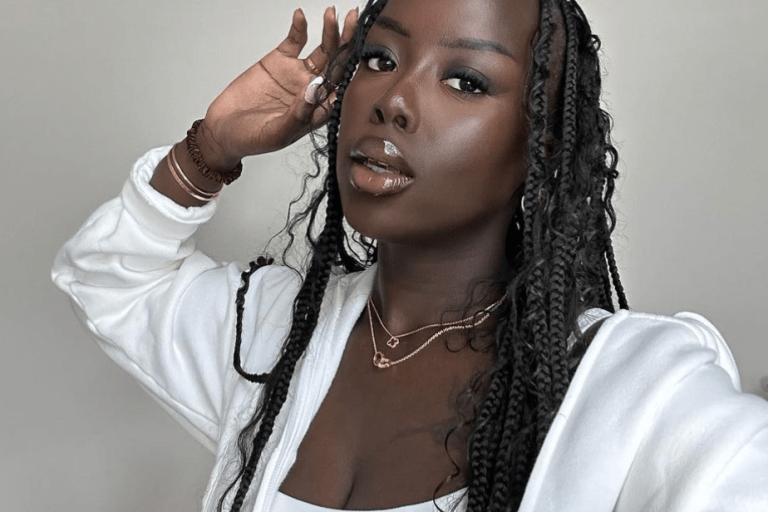 Introducing Golloria: A Trailblazing Social Media Influencer