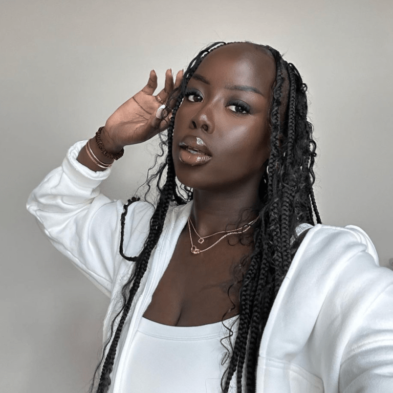 Introducing Golloria: A Trailblazing Social Media Influencer