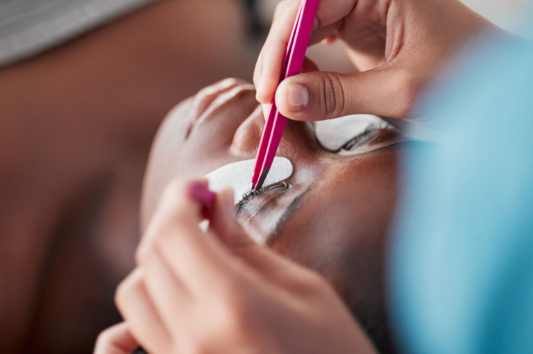 Hype Hair: How To Apply Your Lashes Quick & Easy