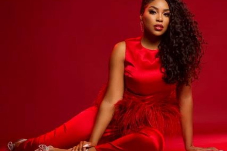 Lauren Speed- Hamilton: Bold & Beautiful