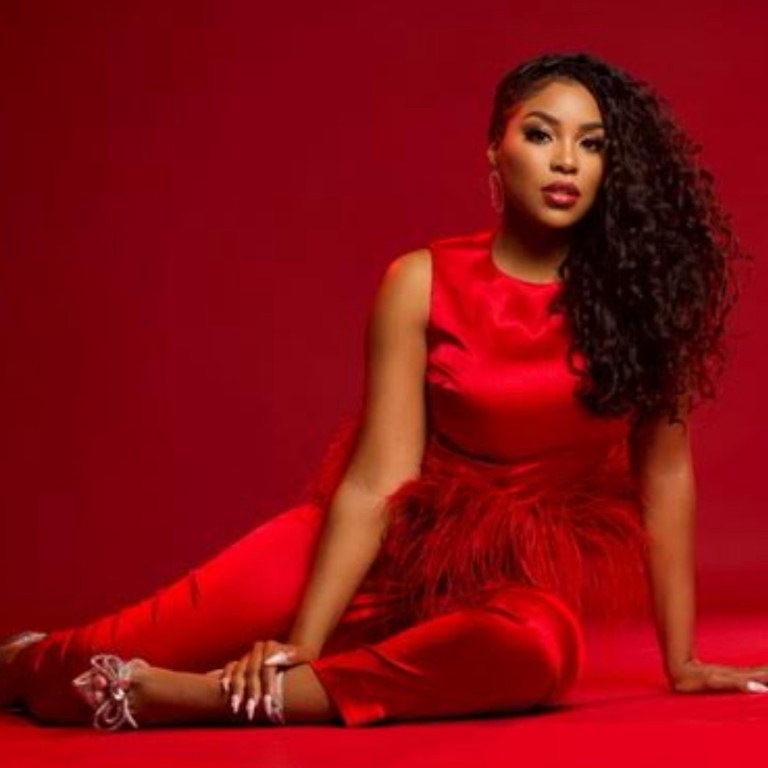 Lauren Speed- Hamilton: Bold & Beautiful