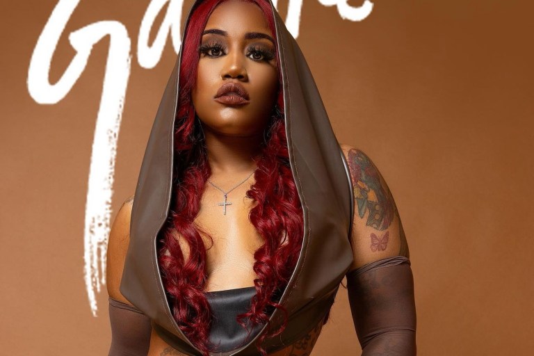 Jhonni Switching Up Her Wig During Her Performance On “From The Block”