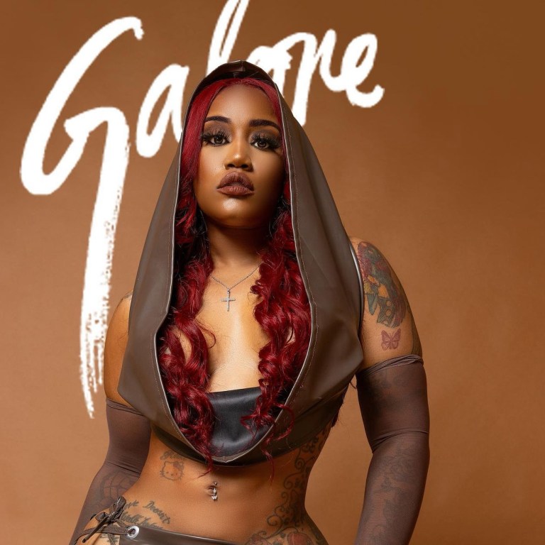 Jhonni Switching Up Her Wig During Her Performance On “From The Block”