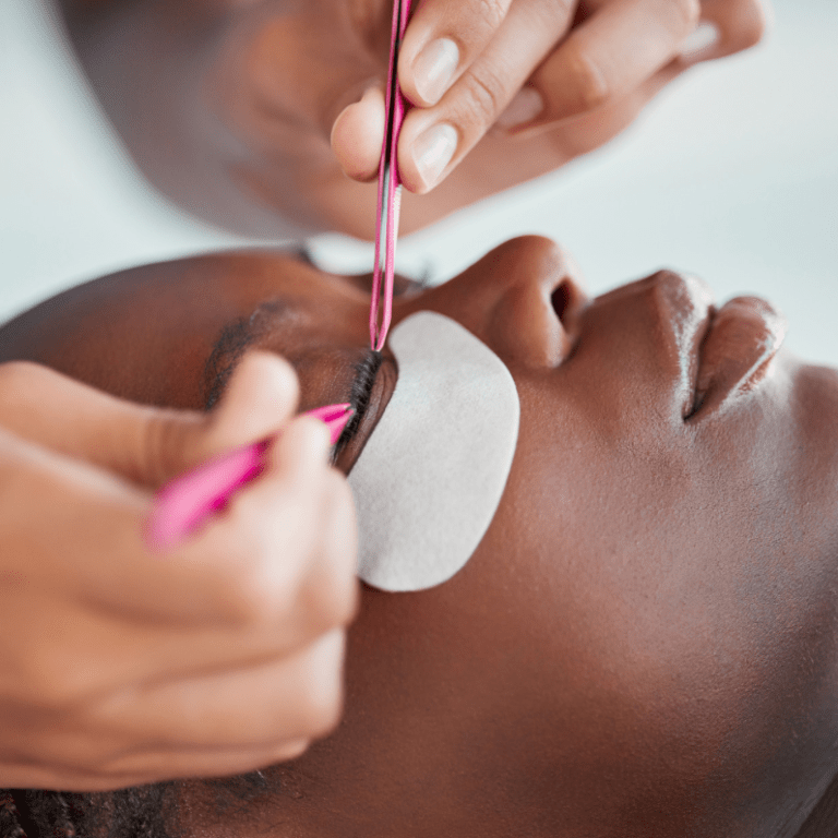 Battle of the Lashes: Eye-Lash Extensions vs. Eye-Lash Strips – The Ultimate Showdown!