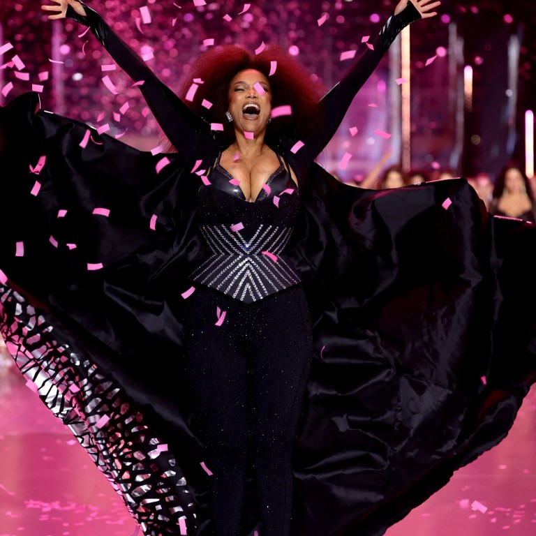 Tyra Banks Makes Triumphant Return to the Victoria’s Secret Fashion Show