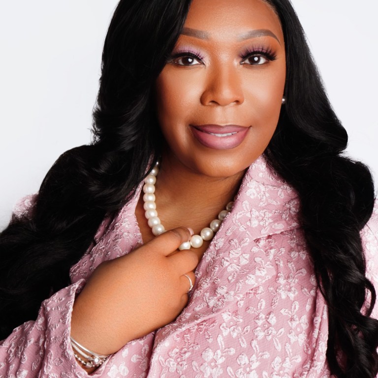 Erica Elle Miller: Author, Motivational Speaker & Career Coach 