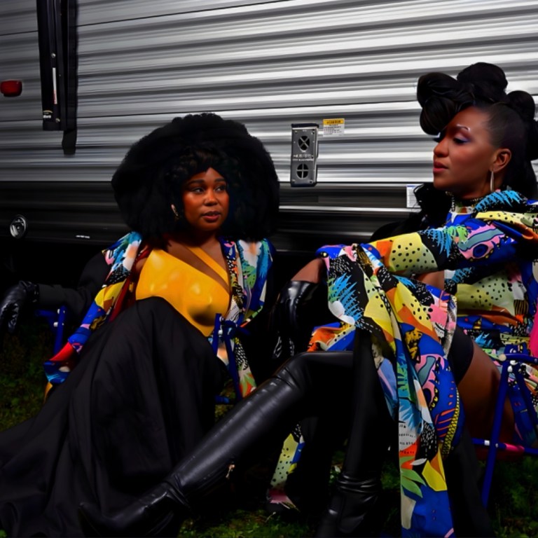 The Minimalist: The Art of Maximal Hair & Simplicity