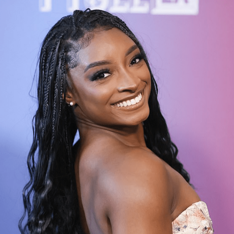 Simone Biles’ Glamorous Las Vegas Vacation with Friends Sparks Buzz Online
