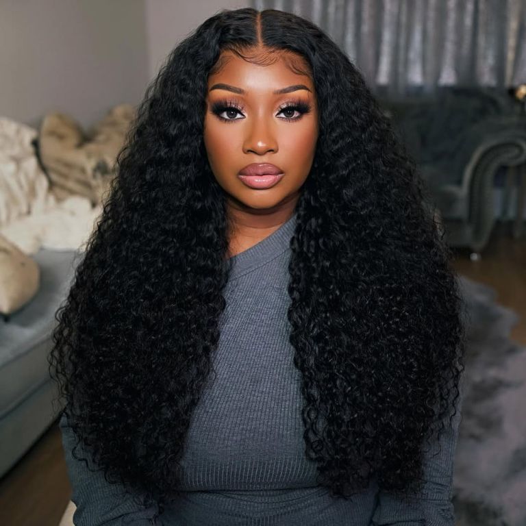 How Makeupd0ll Gets That Flawless Filter Look Without a Filter