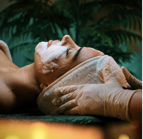 Book Your Holiday Beauty and Wellness Services With Vagaro All Season