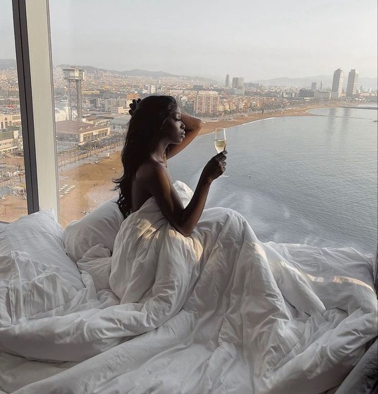 Master Your Week With This Dreamy Main Character Evening Routine