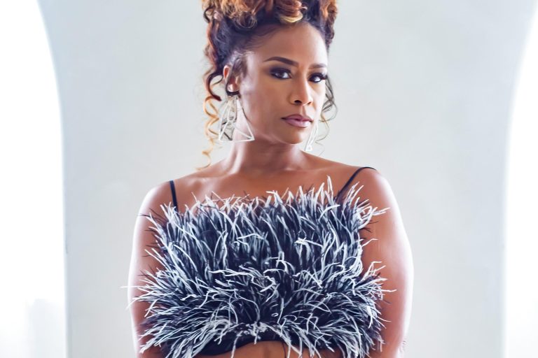 Ragan Whiteside: The Billboard Chart Topping Flutist Dominating the Scene