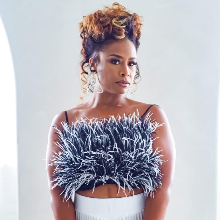 Ragan Whiteside: The Billboard Chart Topping Flutist Dominating the Scene