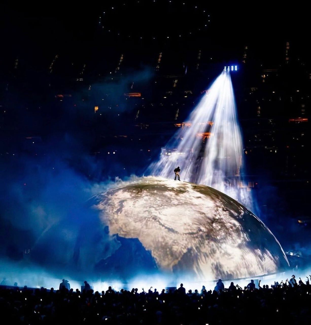 661578000 17952648264116480 7189851820705225603 N