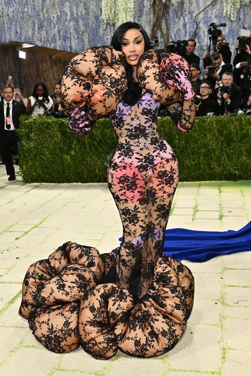 Cardi B Arrives Metropolitan Museum 127015494jpg