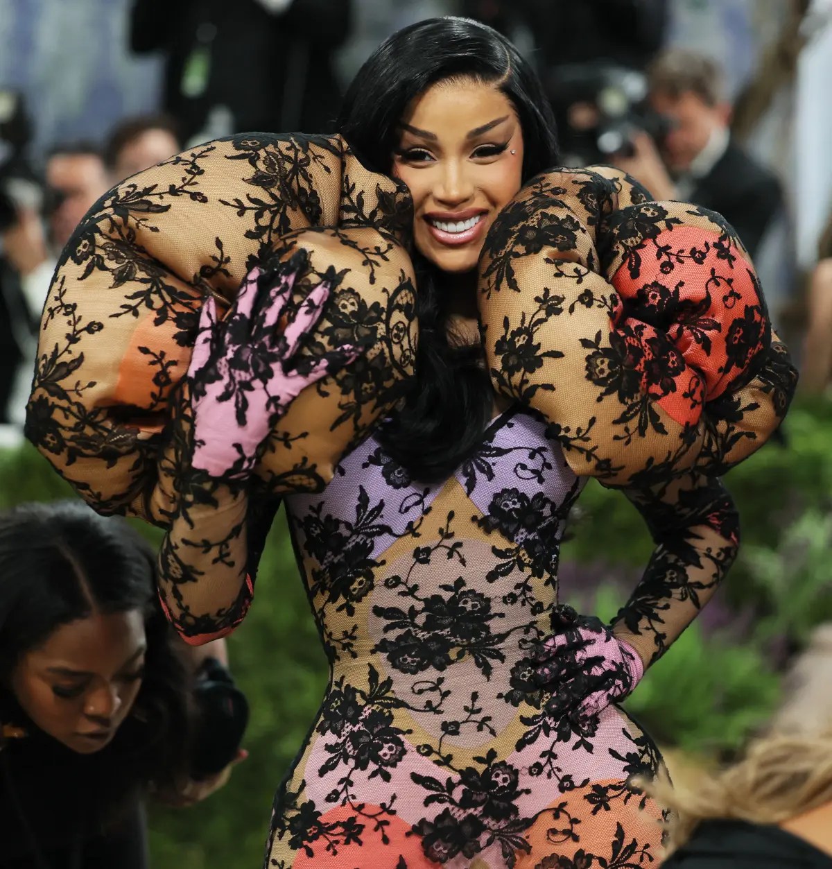 Cardi B Poses Met Gala 127015211jpg 3f998d