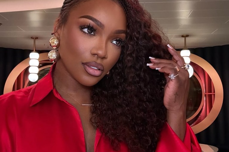 Beauty Pioneers in the Online Space
