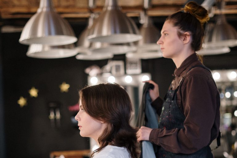 Behind-the-Scenes Beauty: How Stylists Recharge Between Clients